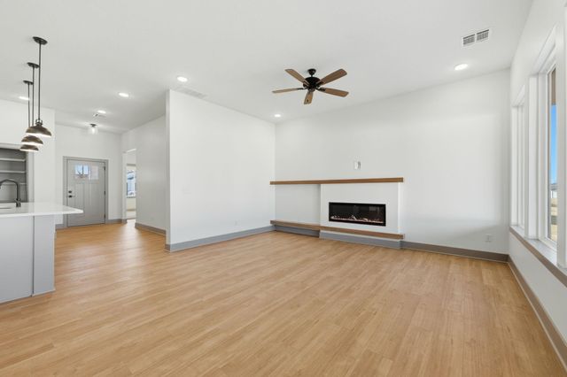 526 Elmwood St, Park City, KS 67147