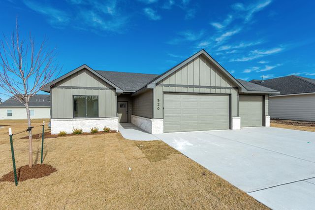 526 Elmwood St, Park City, KS 67147