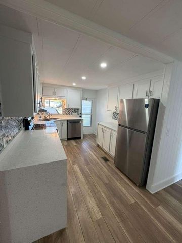 8864 Kings Drive, Boynton Beach, FL 33436