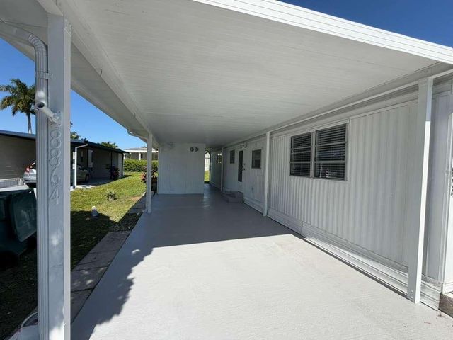 8864 Kings Drive, Boynton Beach, FL 33436