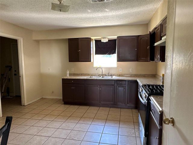 7319 Camino Real Street, Baytown, TX 77521