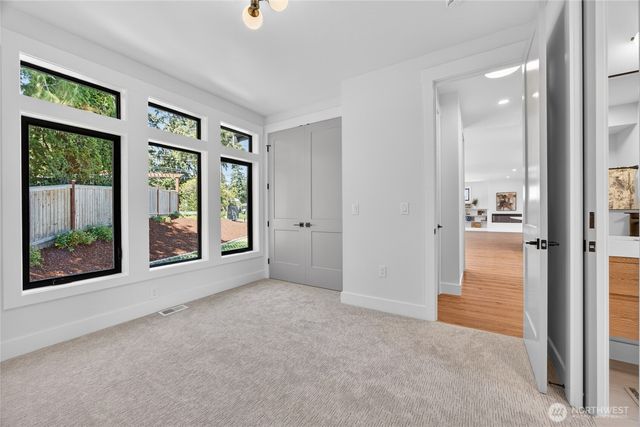 13820 Military Road E, Puyallup, WA 98374