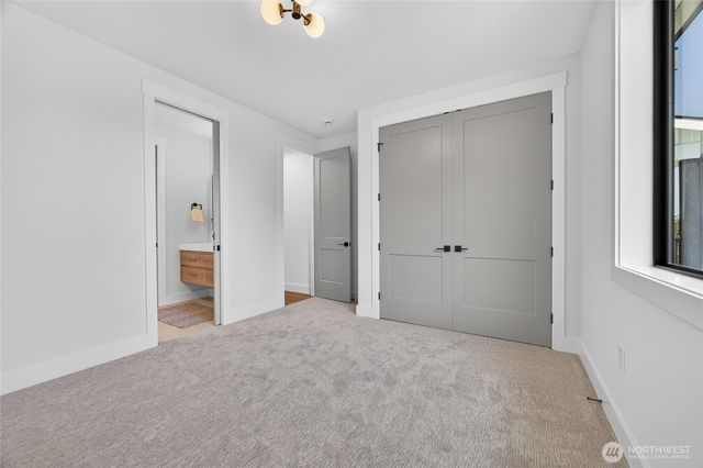 13820 Military Road E, Puyallup, WA 98374