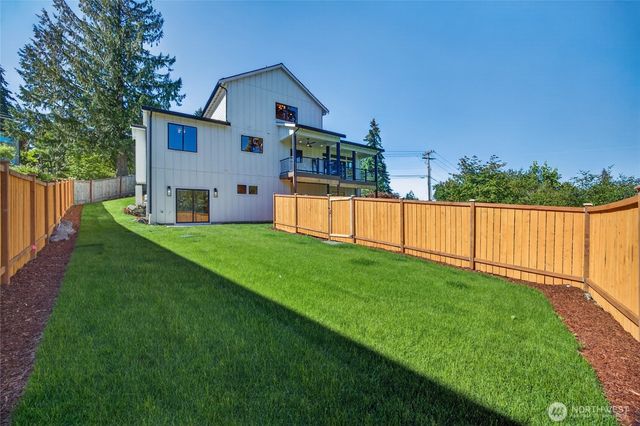 13820 Military Road E, Puyallup, WA 98374