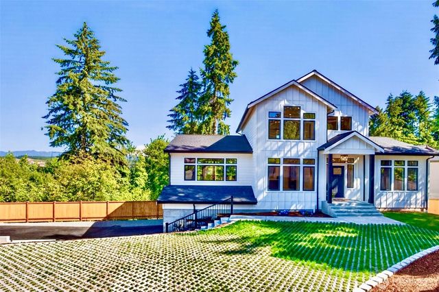 13820 Military Road E, Puyallup, WA 98374