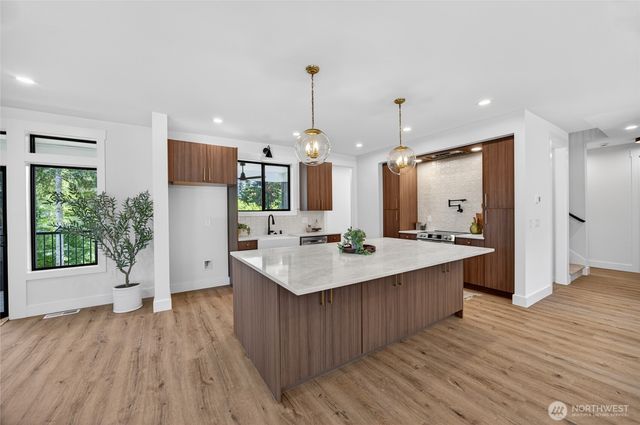 13820 Military Road E, Puyallup, WA 98374