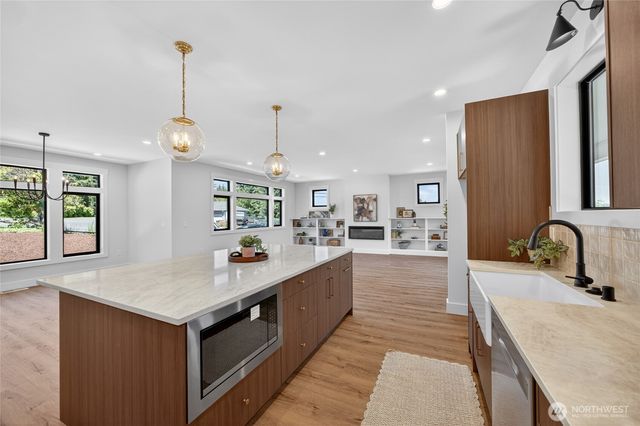 13820 Military Road E, Puyallup, WA 98374