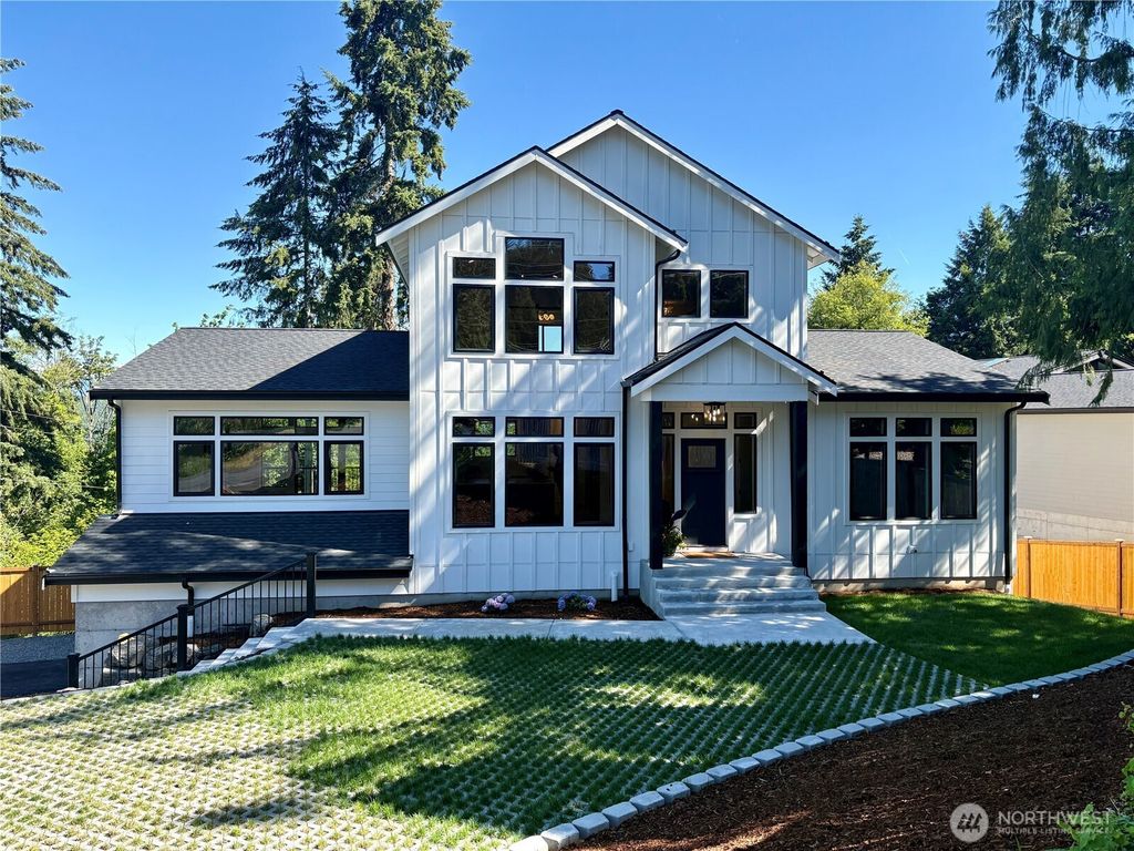 13820 Military Road E, Puyallup, WA 98374