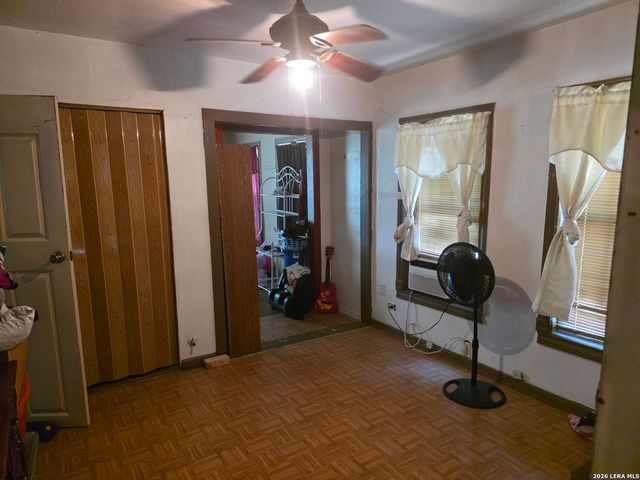 1402 Hermine, San Antonio, TX 78201