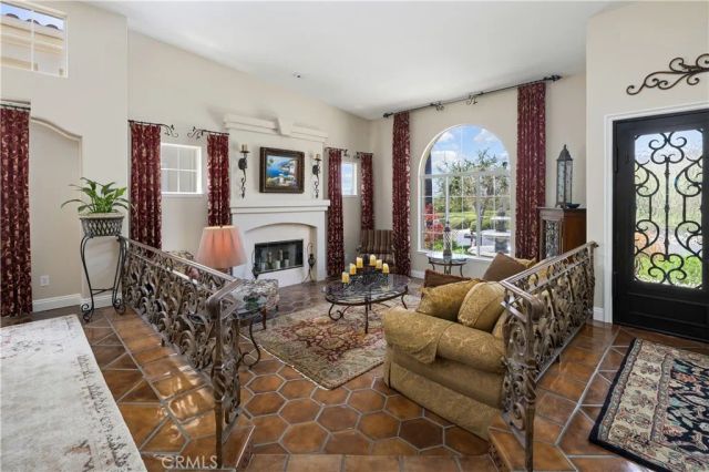 5376 Edgewood Drive, La Verne, CA 91750