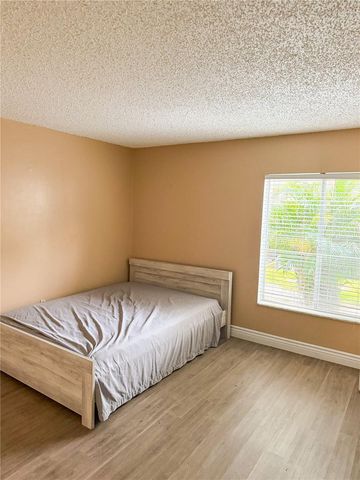 3850 N LAKE DRIVE 140, Tampa, FL 33614