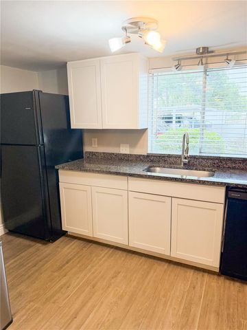 3850 N LAKE DRIVE 140, Tampa, FL 33614