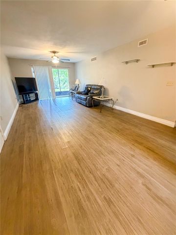 3850 N LAKE DRIVE 140, Tampa, FL 33614