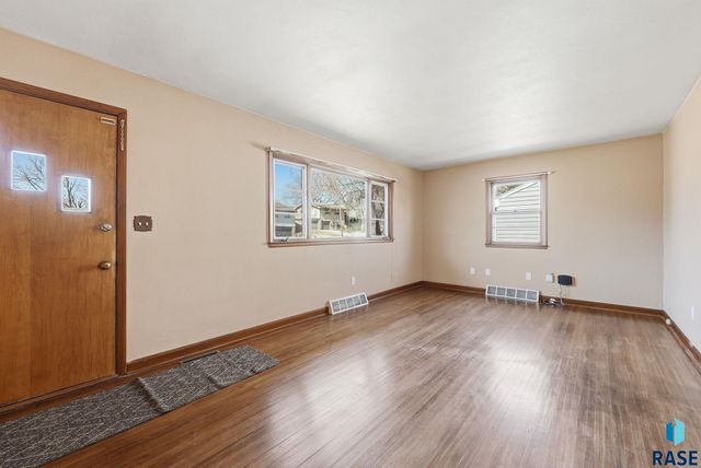 2904 S Western Ave Avenue, Sioux Falls, SD 57105