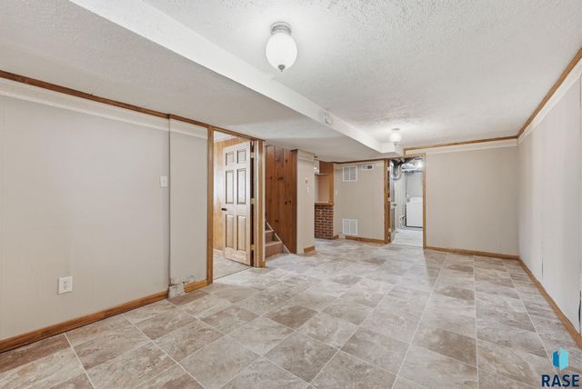 2904 S Western Ave Avenue, Sioux Falls, SD 57105