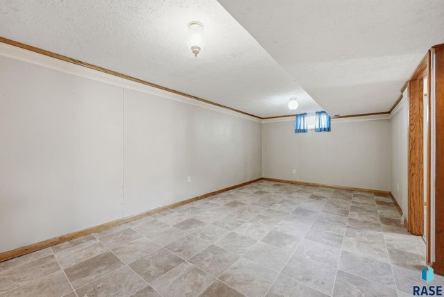 2904 S Western Ave Avenue, Sioux Falls, SD 57105