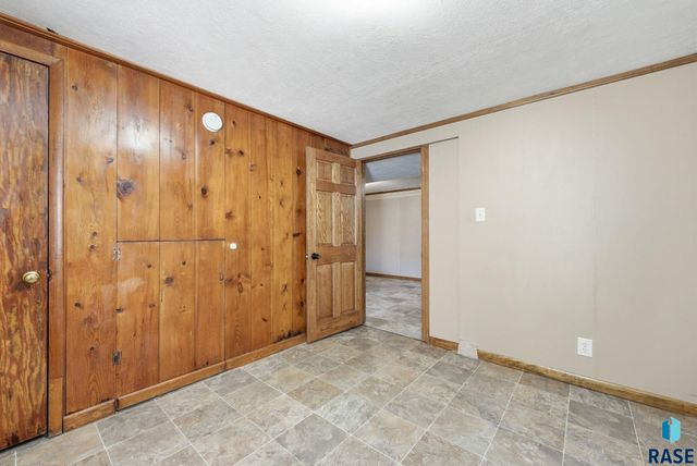 2904 S Western Ave Avenue, Sioux Falls, SD 57105