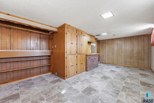 2904 S Western Ave Avenue, Sioux Falls, SD 57105