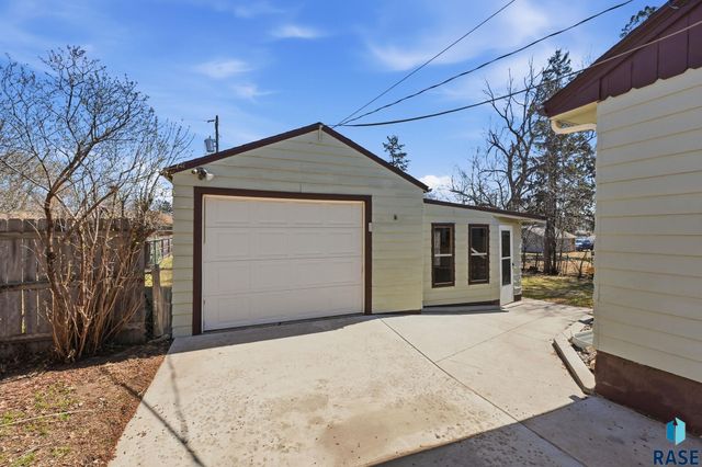 2904 S Western Ave Avenue, Sioux Falls, SD 57105