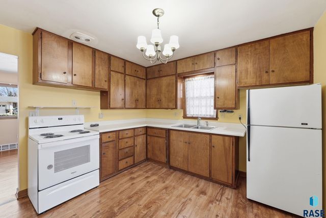 2904 S Western Ave Avenue, Sioux Falls, SD 57105