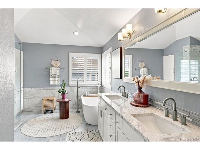 10670 Singleleaf Ct, Parker, CO 80134