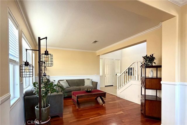 28410 Agajanian, Saugus, CA 91390