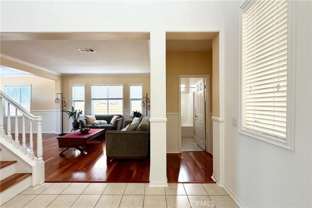 28410 Agajanian, Saugus, CA 91390