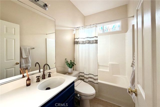28410 Agajanian, Saugus, CA 91390