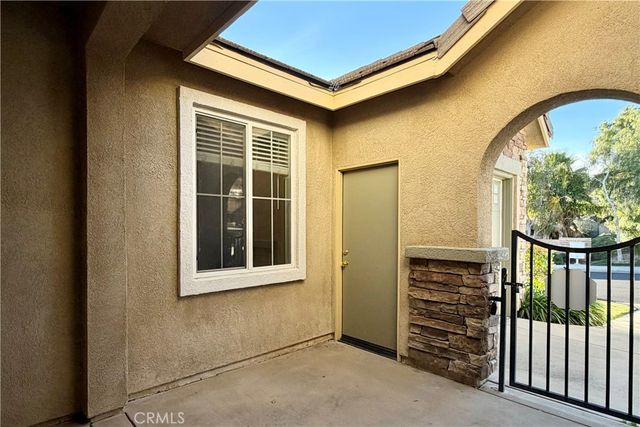 28410 Agajanian, Saugus, CA 91390