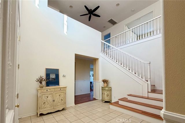 28410 Agajanian, Saugus, CA 91390
