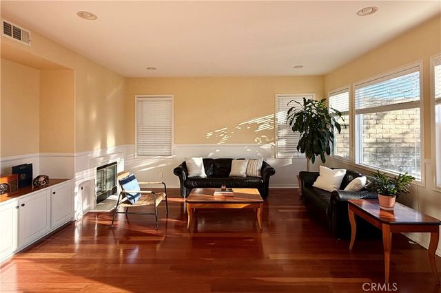 28410 Agajanian, Saugus, CA 91390