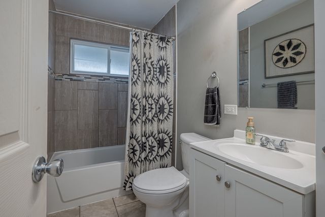 100 FAIRWOOD Drive, Bolingbrook, IL 60440