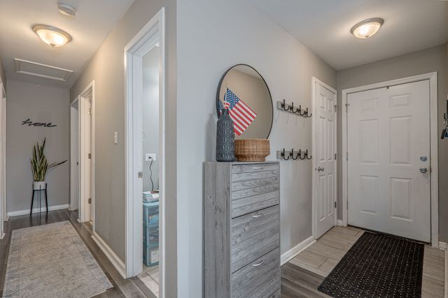 100 FAIRWOOD Drive, Bolingbrook, IL 60440