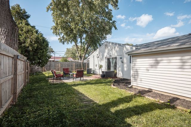 100 FAIRWOOD Drive, Bolingbrook, IL 60440