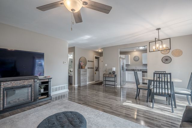 100 FAIRWOOD Drive, Bolingbrook, IL 60440