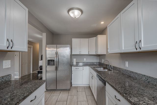 100 FAIRWOOD Drive, Bolingbrook, IL 60440