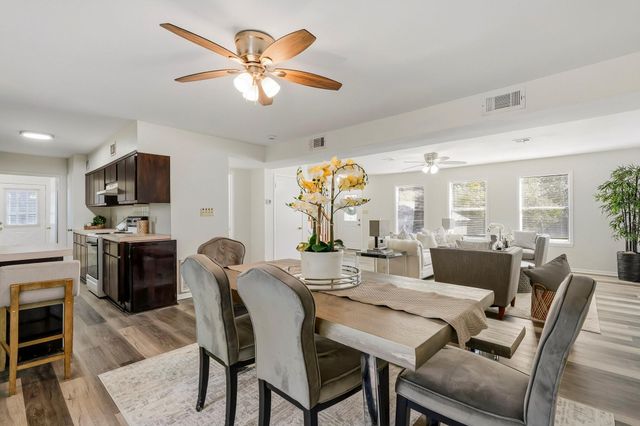 1306 20th Street, Huntsville, TX 77340