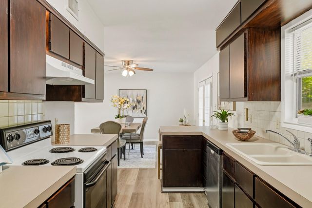1306 20th Street, Huntsville, TX 77340