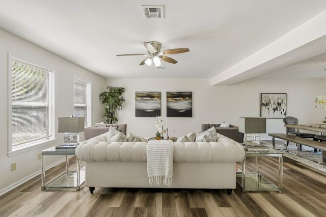 1306 20th Street, Huntsville, TX 77340