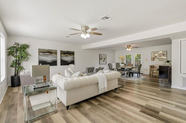 1306 20th Street, Huntsville, TX 77340