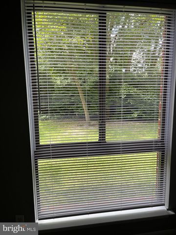 301 MEADOWBROOK DR, Mays Landing, NJ 08330