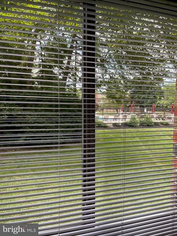 301 MEADOWBROOK DR, Mays Landing, NJ 08330