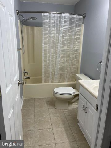 301 MEADOWBROOK DR, Mays Landing, NJ 08330