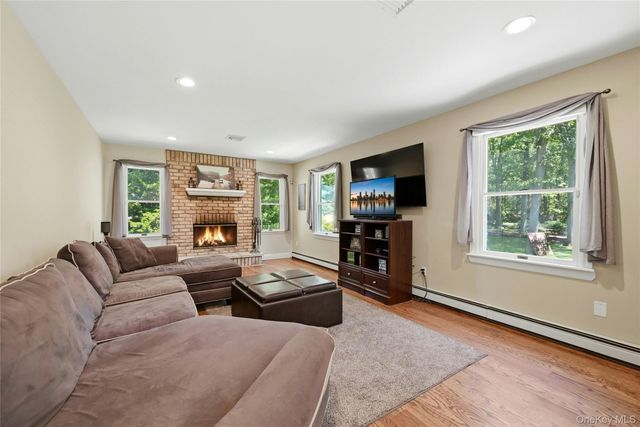 21 Tallmadge Trail, Miller Place, NY 11764