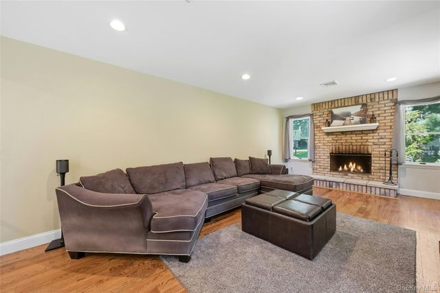 21 Tallmadge Trail, Miller Place, NY 11764