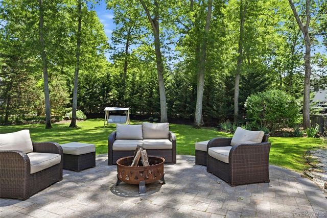 21 Tallmadge Trail, Miller Place, NY 11764