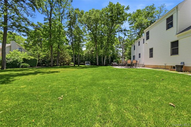 21 Tallmadge Trail, Miller Place, NY 11764