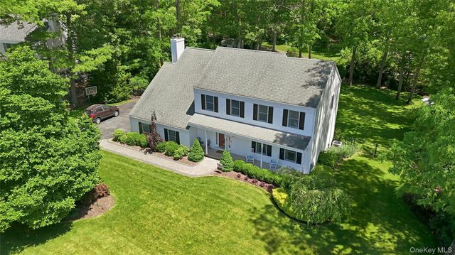 21 Tallmadge Trail, Miller Place, NY 11764