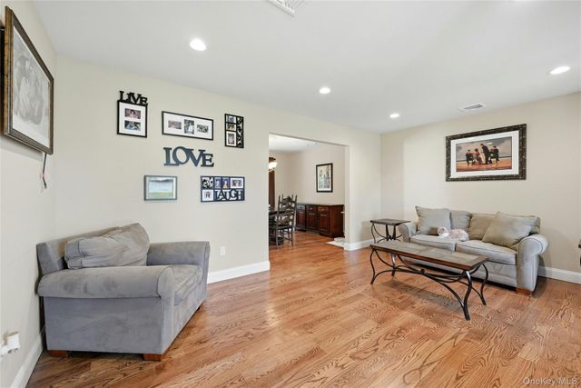 21 Tallmadge Trail, Miller Place, NY 11764