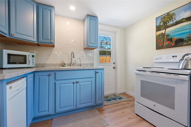 2311 WALDEMERE STREET B, Sarasota, FL 34239